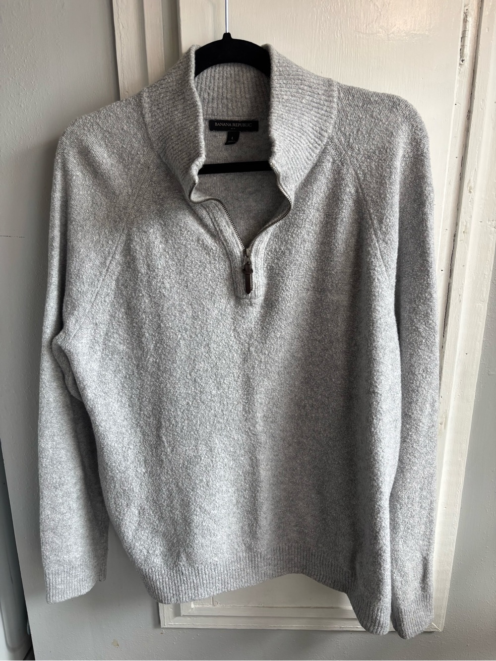 Banana Republic Men's Light Gray Half-Zip Sweater
